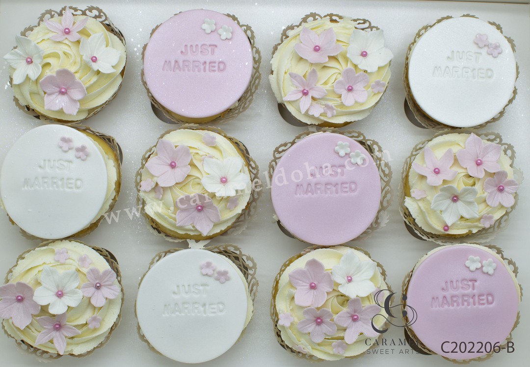 Just Married Theme Cupcakes – Caramel Sweet Arts
