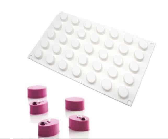 102926.jpg 35pcs Oval Mould - Image 1