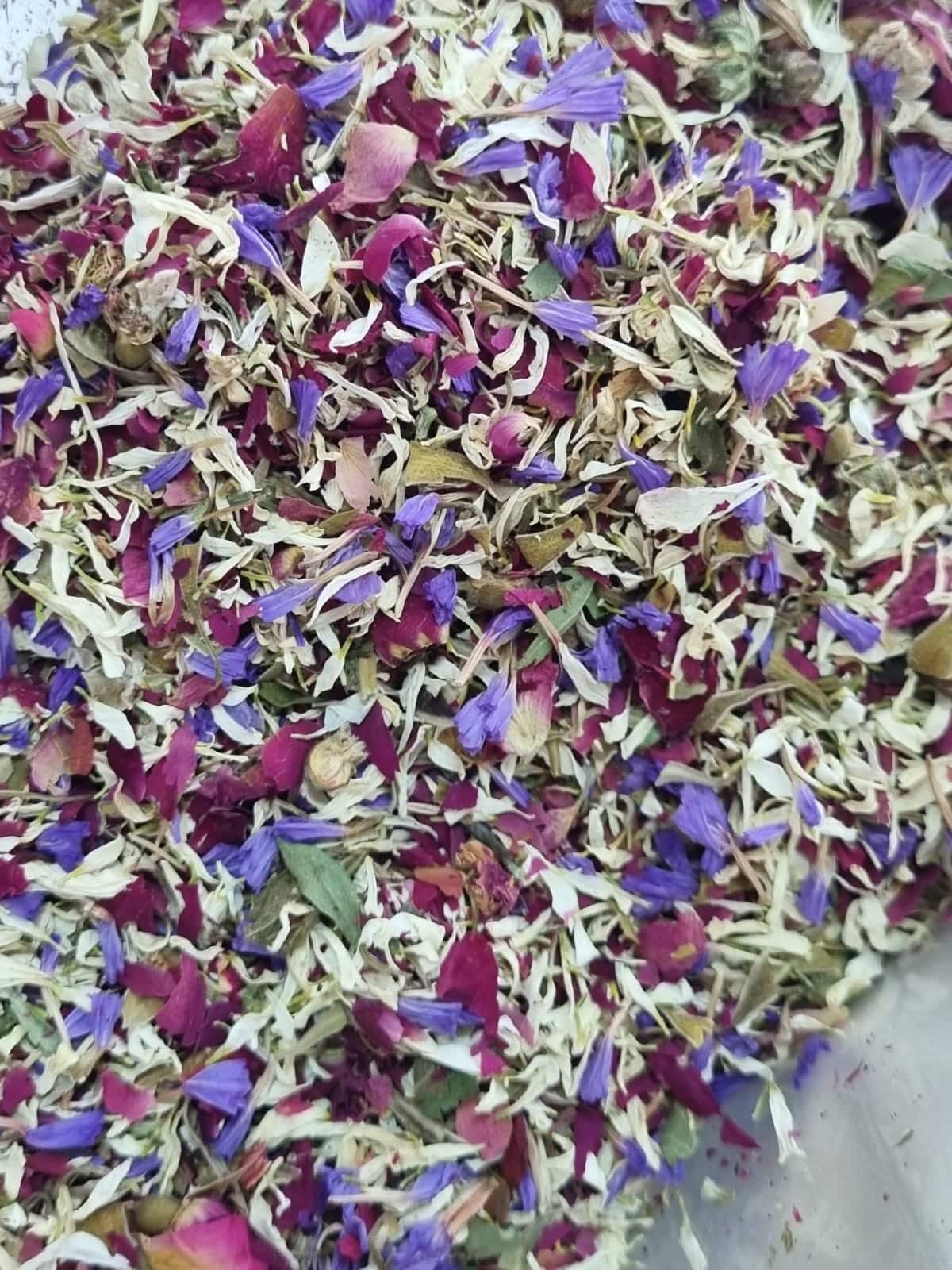 WhatsApp-Image-2023-07-02-at-3.05.38-PM.jpeg 100% Organic Dried Edible Flowers Petals (Mixed) 25g - Image 1