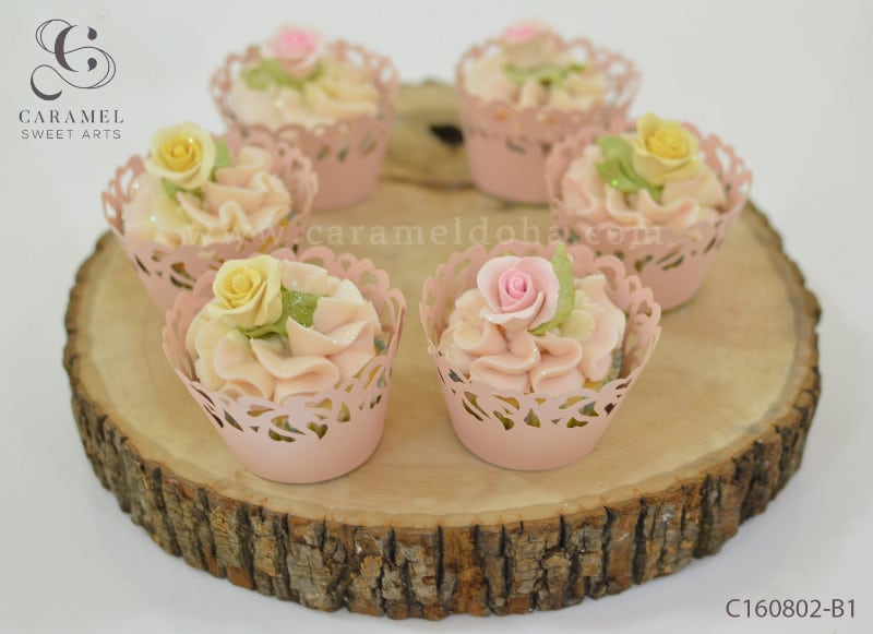 c160802-b1.jpg Rose Flower Cupcakes - Image 1