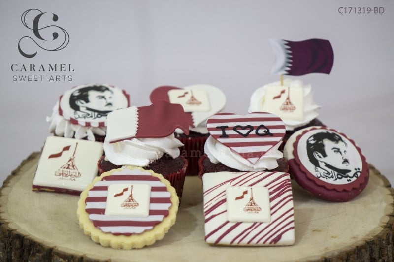 c171319-bd.jpg National Day Cupcakes & Cookies - Image 1