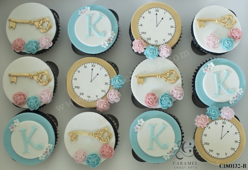 c180132-b.jpg Alice in Wonderland Cupcakes - Image 1