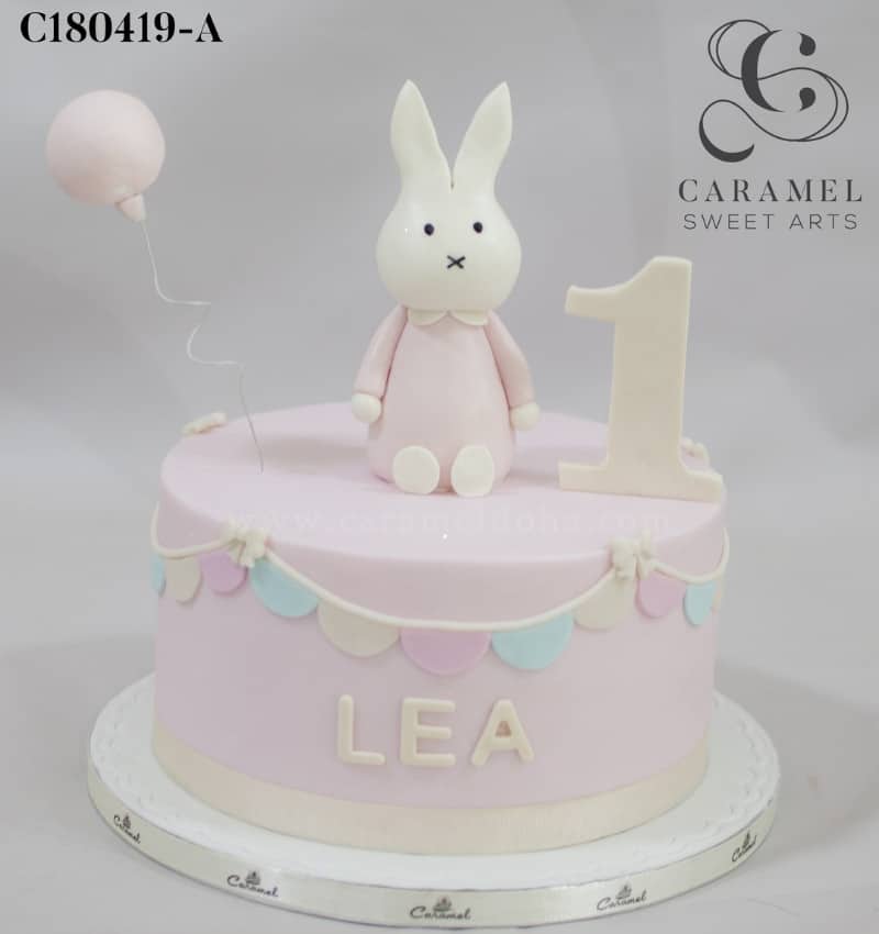 c180419-a.jpg Bunny Cake - Image 1