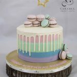 Macarons Pastel Drip Cake