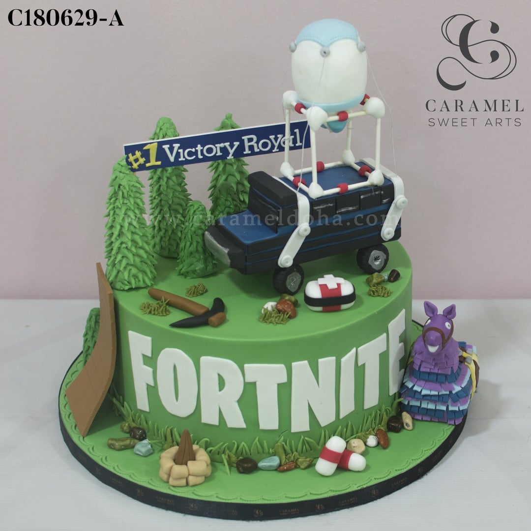 c180629-a.jpg Fortnite Cake - Image 1