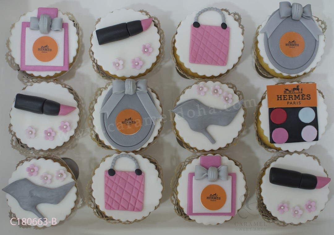 c180663-b.jpg Make Up Cupcakes - Image 1