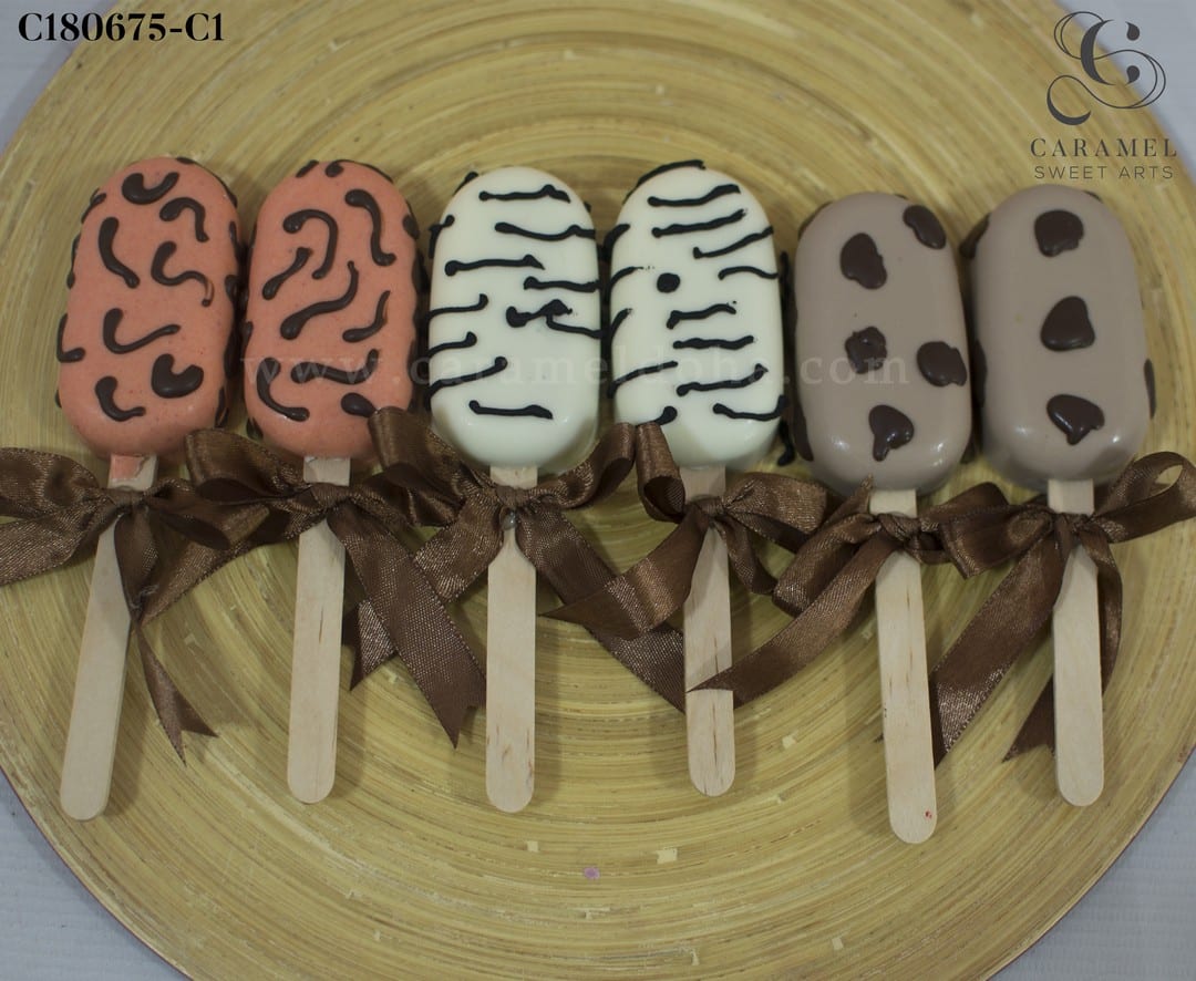 c180675-c1.jpg Animal Print Cakesicles - Image 1