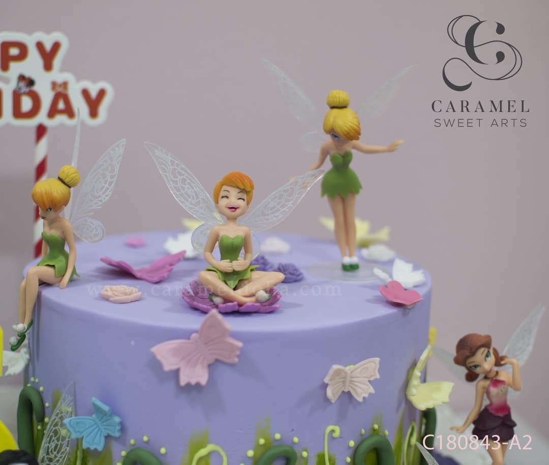 c180843-a2.jpg Safari & Farm Animals Cake - Image 1