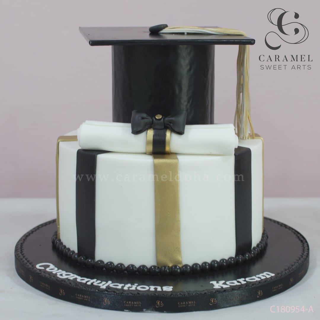c180954-a.jpg Graduation Cake - Image 1