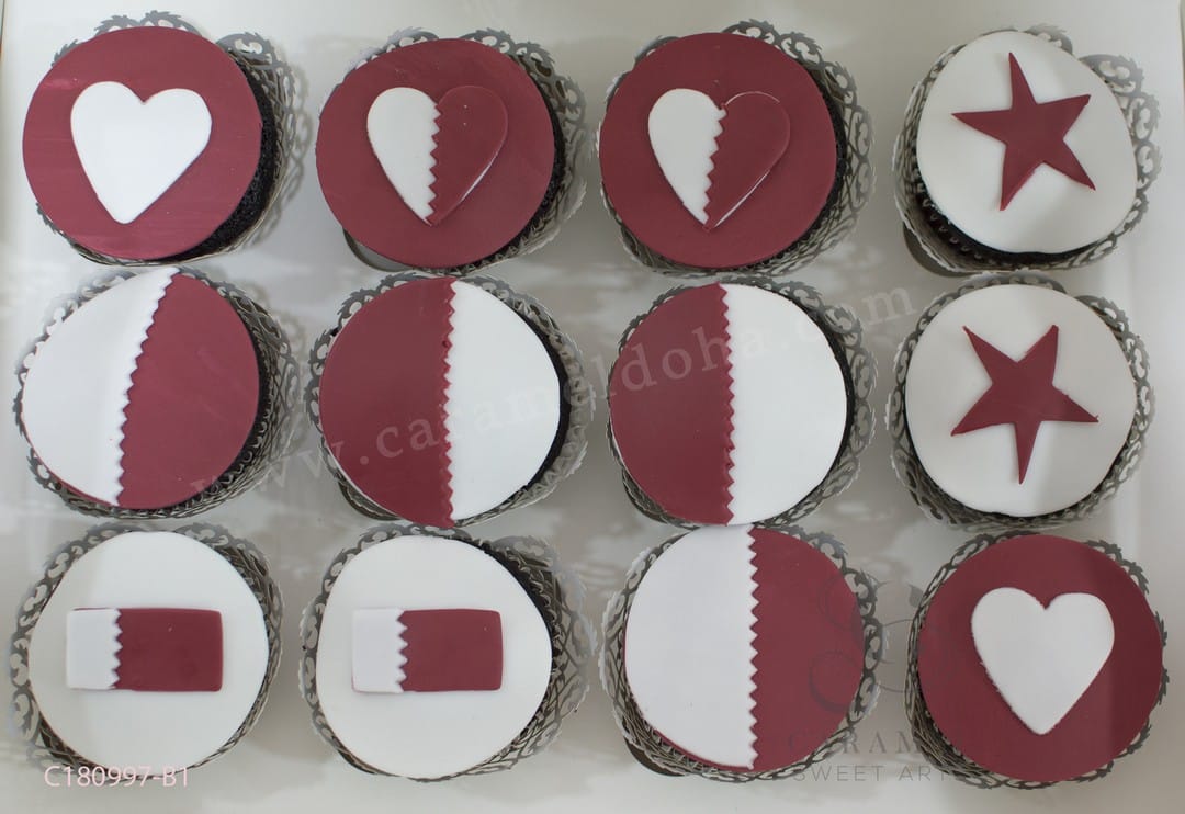 c180997-b1.jpg National Day Cupcakes - Image 1