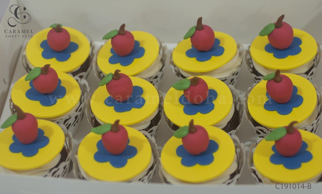 c191014-b.jpg Snow White Cupcakes - Image 1