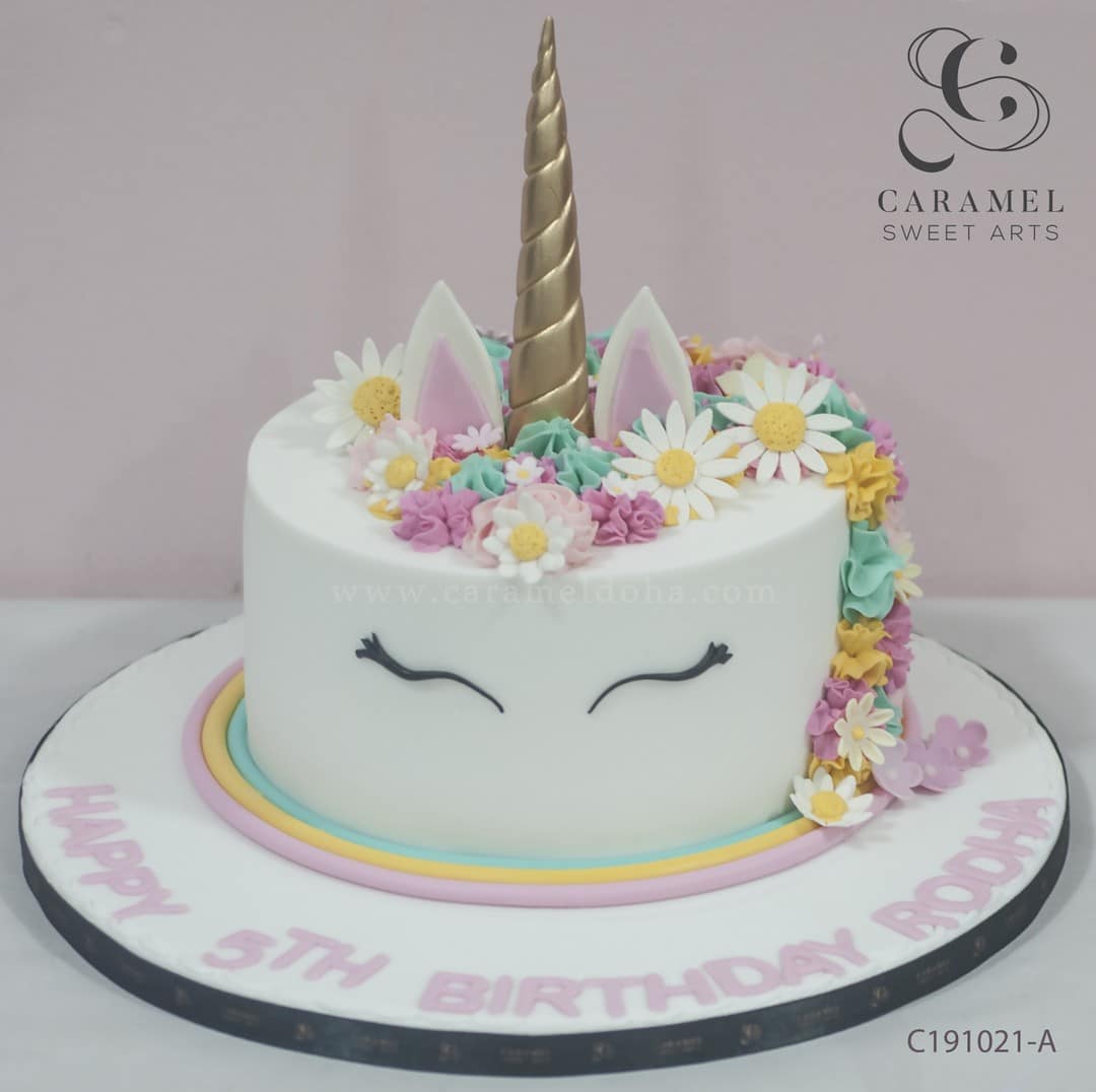 c191021-a.jpg Unicorn Cake - Image 1
