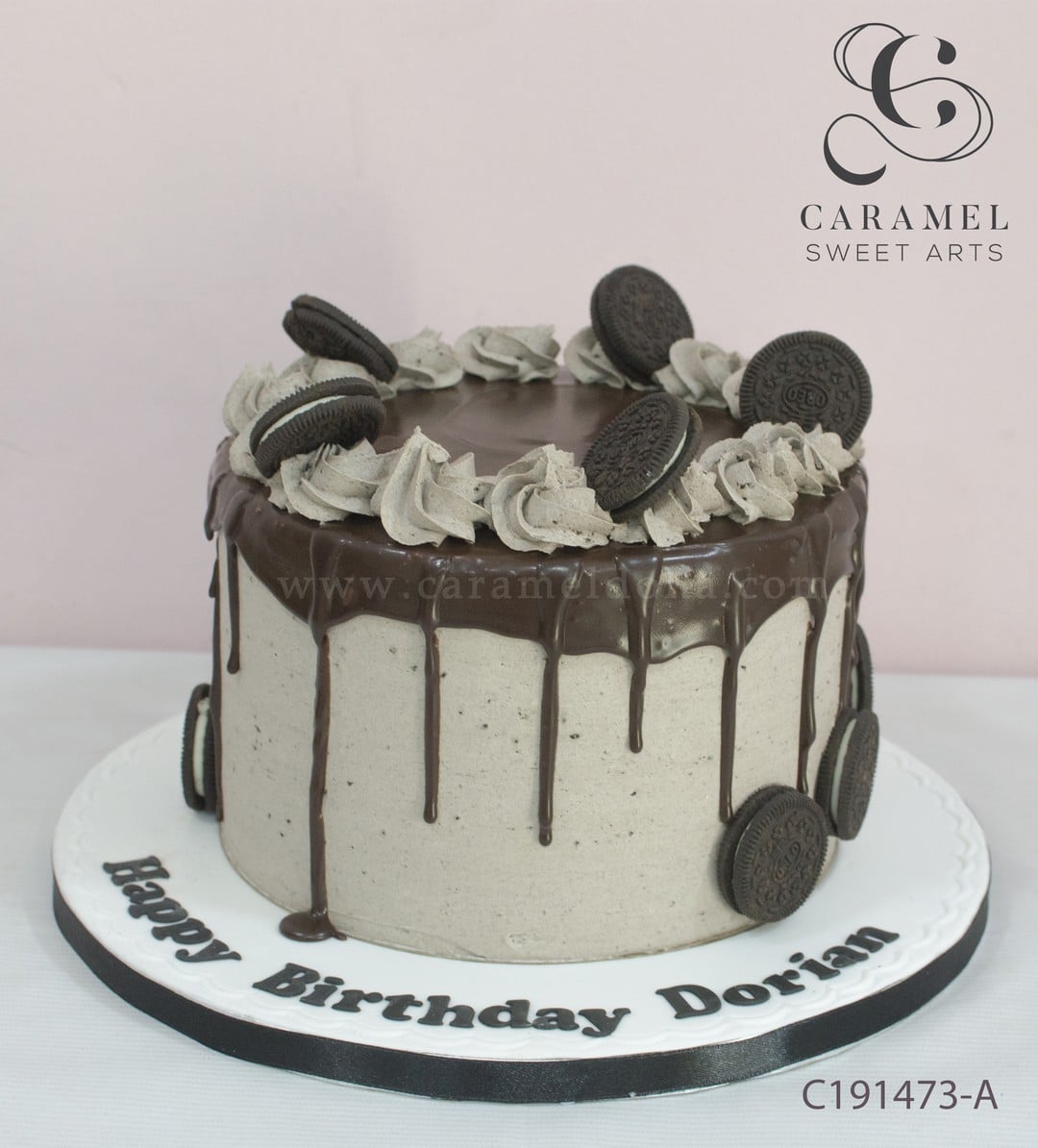 c191473-a.jpg Oreo Cookies Cake - Image 1